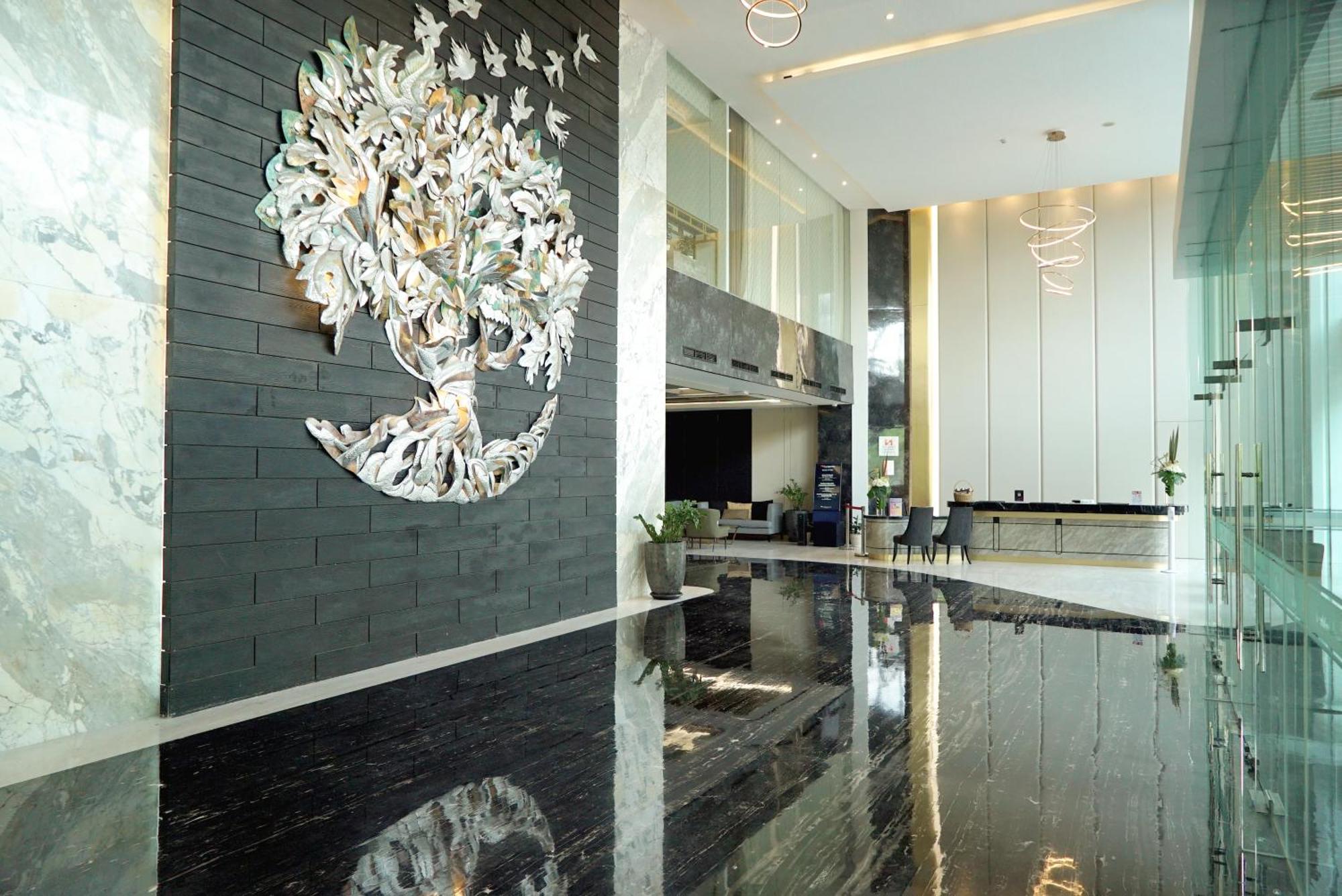 Grand Swiss-Belhotel Darmo 泗水 外观 照片